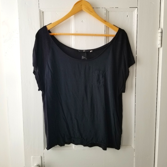 H&M Boxy Top with pocket - Picture 1 of 3